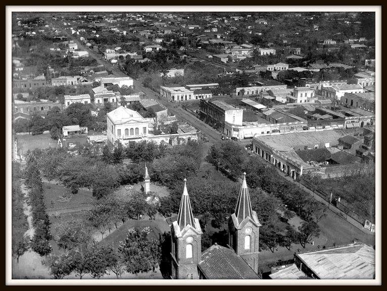 Hermosa postal aérea de Posadas en la década de 1920